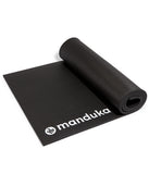 Manduka ENDURA 10mm siyah egzersiz matı; otel spor salonları için dayanıklı ve konforlu zemin desteği.