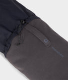 Manduka Hala Mat Carrier / Phantom: Go Steady 3.0-BLACK mat çantası, astarlı geniş ana bölme ile her matı güvenle taşır.