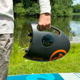 OutdoorMaster Shark II S Şarjlı SUP Pompası; 8800mAh batarya ile dört board arka arkaya şişirir.