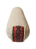 Bej etnik desenli yoga bolster, el yapımı; pamuklu kumaş, çıkarılabilir kılıf, sert dolgu, 63 cm boyunda.