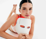 TheraFace Mask Glo, kırmızı ışık teknolojisiyle cildi gerginleştirir, kırışıklıkları azaltır ve cilt tonunu eşitler.