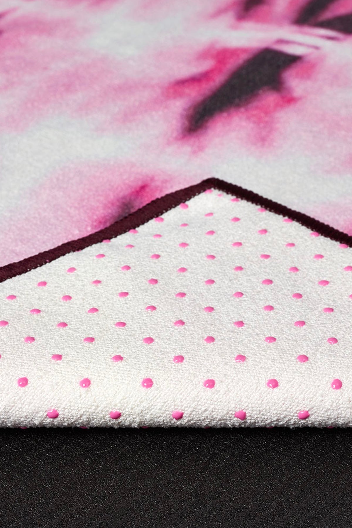 Manduka Yogitoes Towel- Yoga Mat havlusu- Tie Dye Fuchsia