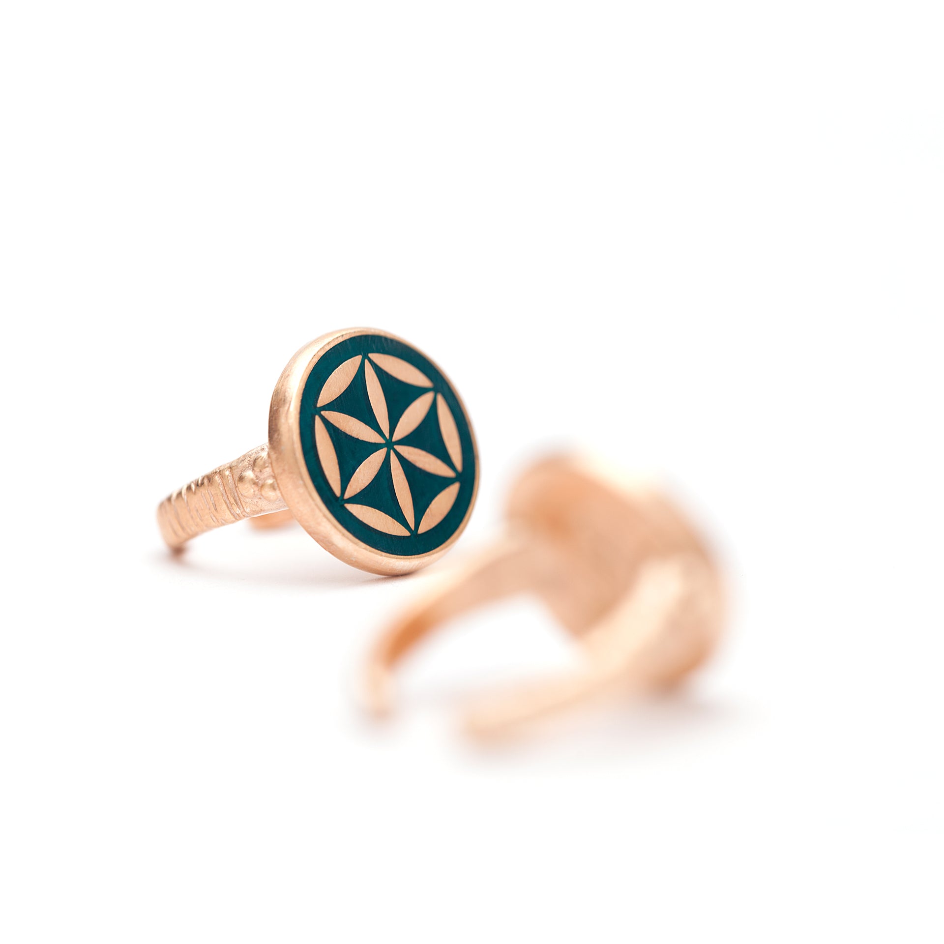 Mineli Yüzük - Yaşam Çiçeği (Evrenin Sırrı)   Enamel Ring - The Flower of Life (The Secret of the Universe)